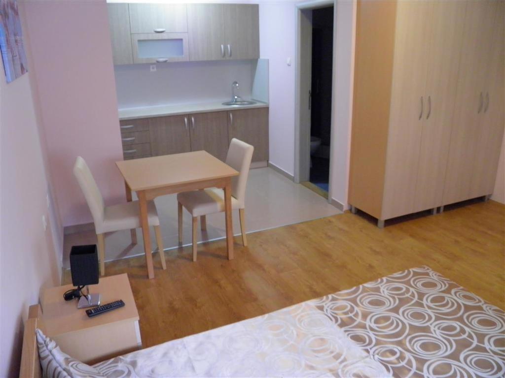 B&B Zmajevo Gnezdo 021 Sremska Kamenica Ngoại thất bức ảnh