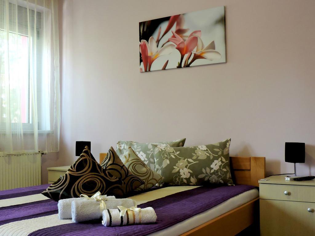 B&B Zmajevo Gnezdo 021 Sremska Kamenica Phòng bức ảnh