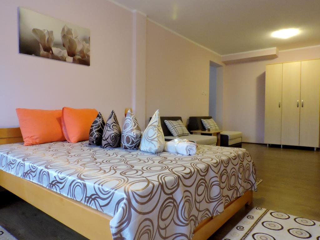B&B Zmajevo Gnezdo 021 Sremska Kamenica Ngoại thất bức ảnh